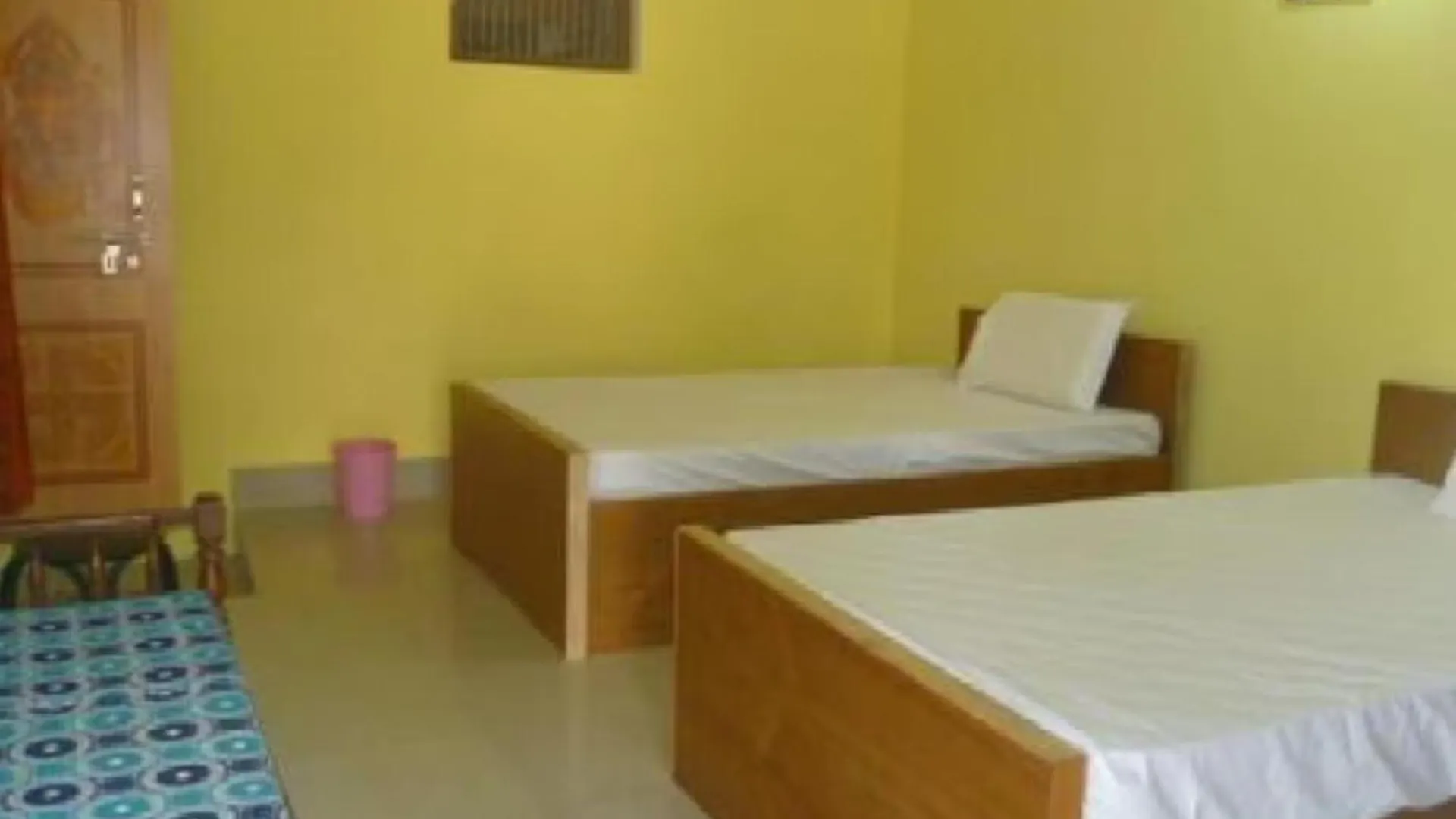 Varanasi Hotel Sanskrit Paying # Near Assi Ghat And Kashi Vishwanath Temple -Wifi -Room Service - Spacious Room - A Budget Guest House In Bénarès Inde