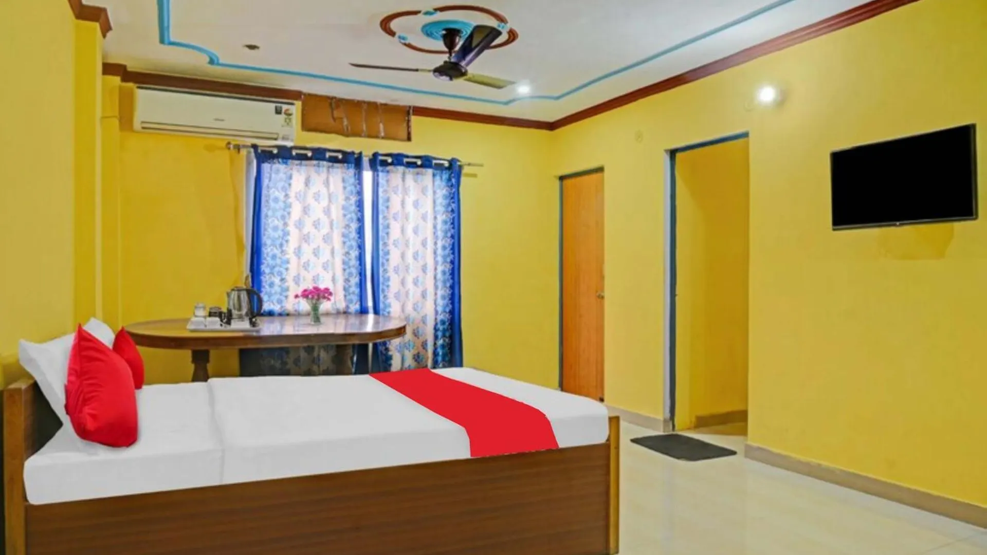 Varanasi Hotel Sanskrit Paying # Near Assi Ghat And Kashi Vishwanath Temple -Wifi -Room Service - Spacious Room - A Budget Guest House In Bénarès