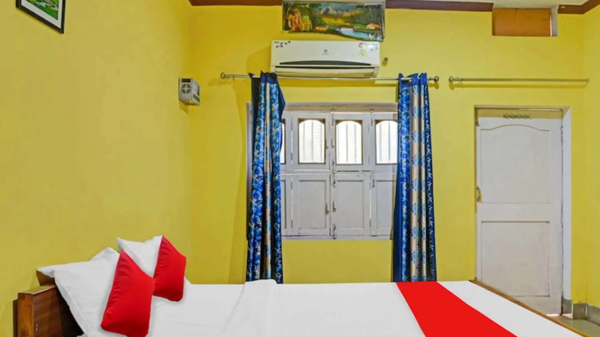 Varanasi Hotel Sanskrit Paying # Near Assi Ghat And Kashi Vishwanath Temple -Wifi -Room Service - Spacious Room - A Budget Guest House In Varanasi